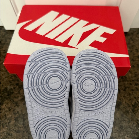 Toddler NIKE Court Borough Mid 2 High tops Size 6c New In box Light Blue & White - Picture 6 of 7